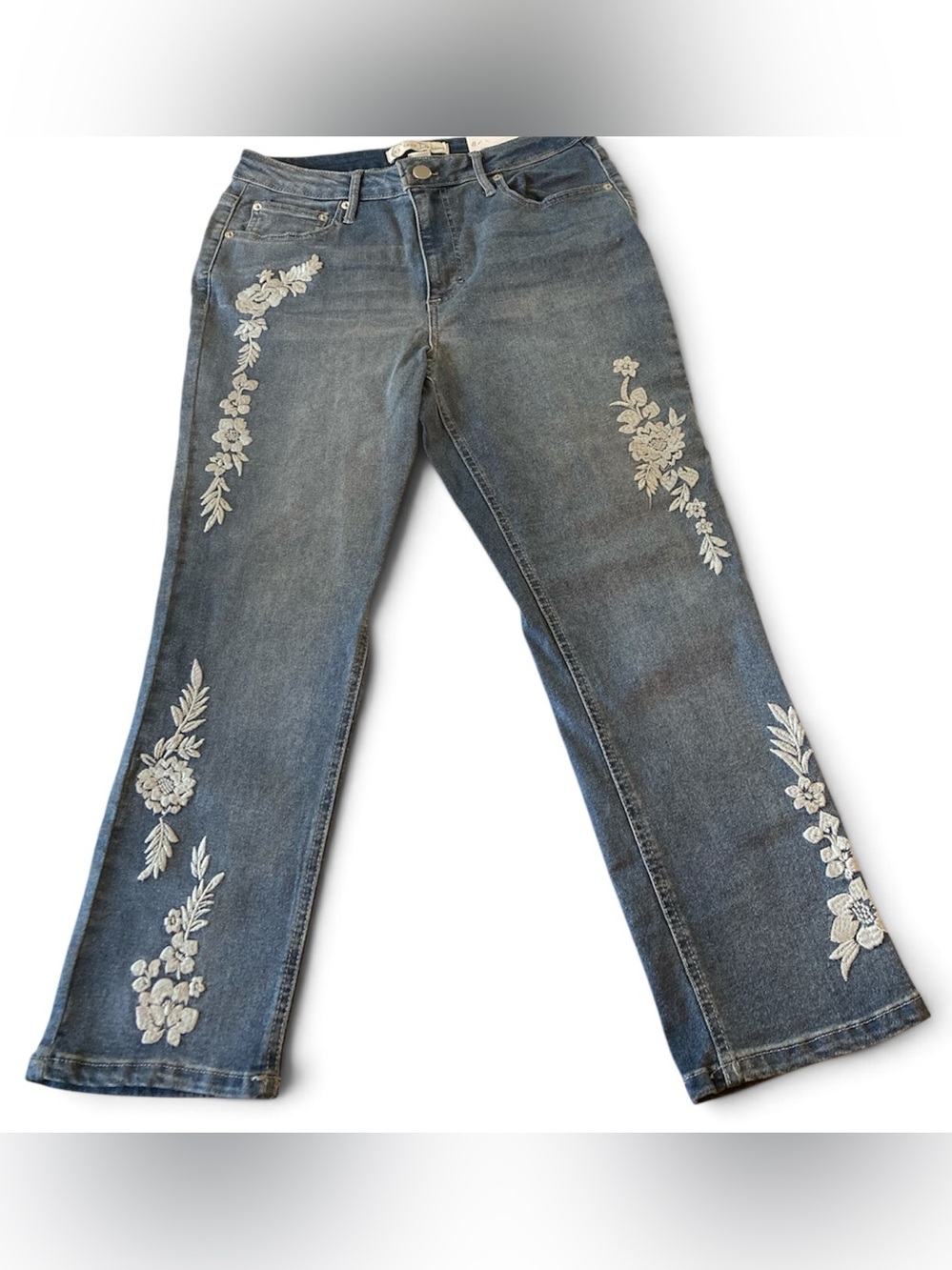 NWT CATO EST. 1946 Denim Size 8 Embroidered Floral Design Hi-Rise Skinny Crop